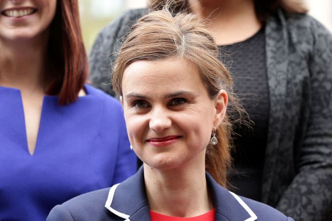 Jo Coxová.