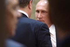 Putin a Porošenko jednali o Savčenkové a dvou odsouzených Rusech. Spekuluje se o výměně