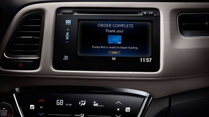 Aplikace nazvaná zatím Fuel App Concept by měla umožnit zaplatit za pohonné hmoty, aniž by řidič musel opustit auto.