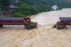 Tajfun Meranti si vyžádal 11 obětí a desítky milionů evakuovaných. K Tchaj-wanu míří další pohroma