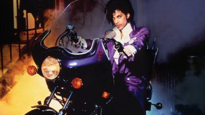Prince a jeho hit Purple Rain.
