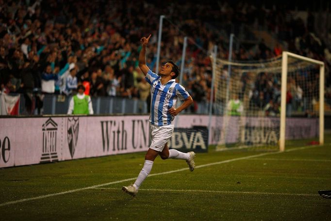 Javier Saviola z Málagy přidal ve 33. minuty zápasu druhou branku do sítě Granady. Málaga nakonec vyhrála 4:0.