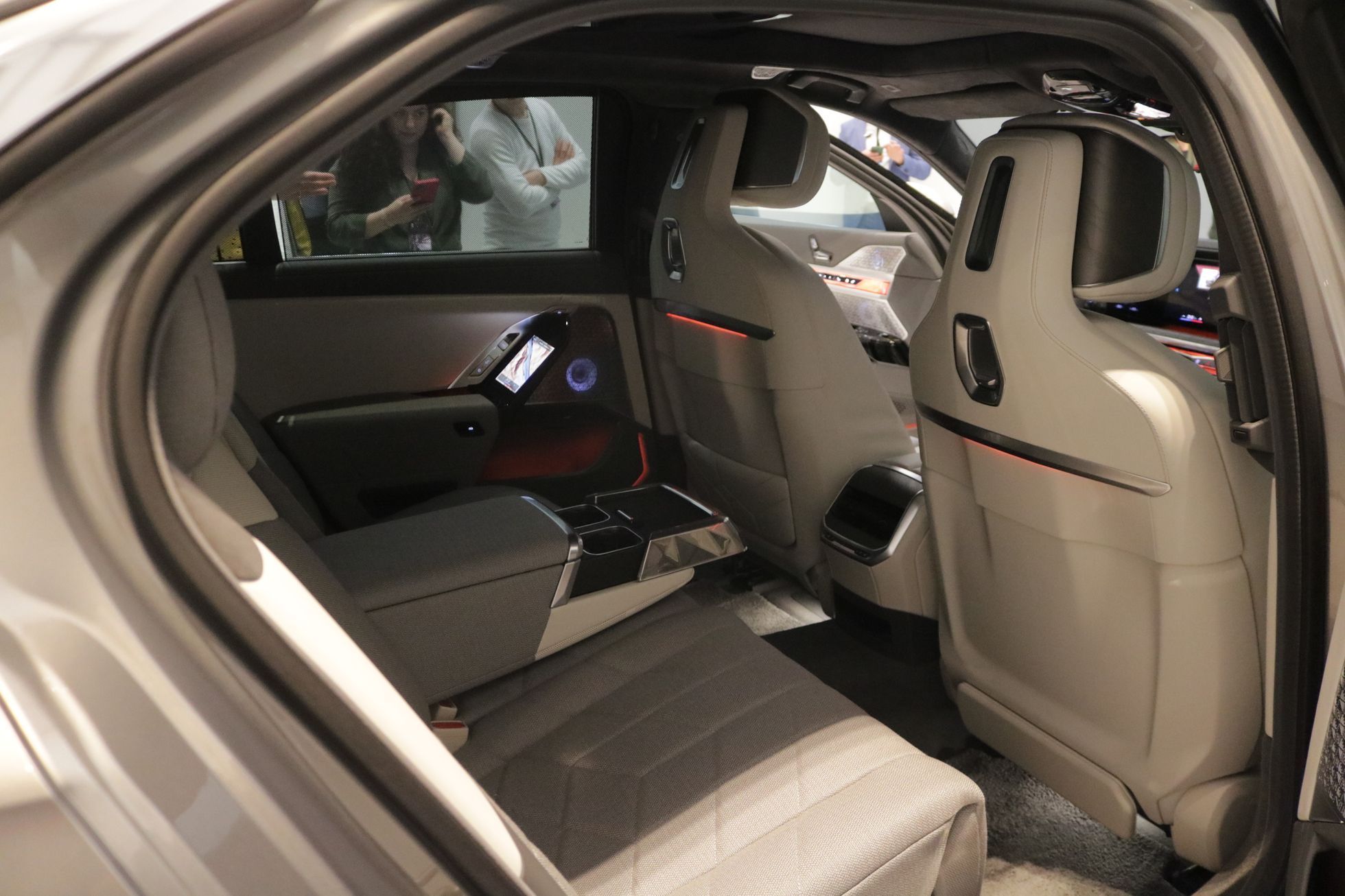 BMW i7