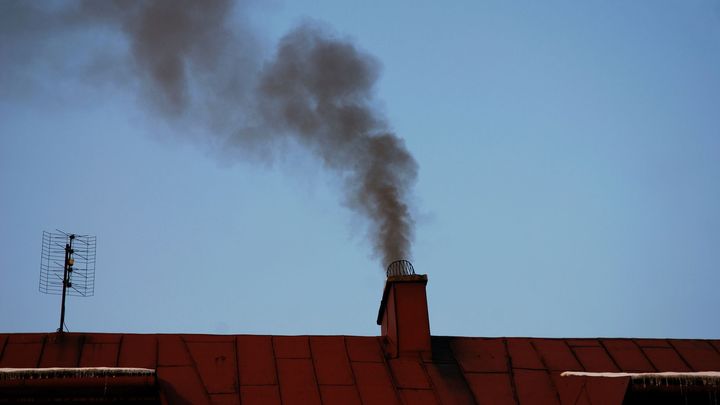 Praha zakáže od října 2020 topení uhlím, briketami a koksem ve starých kotlích