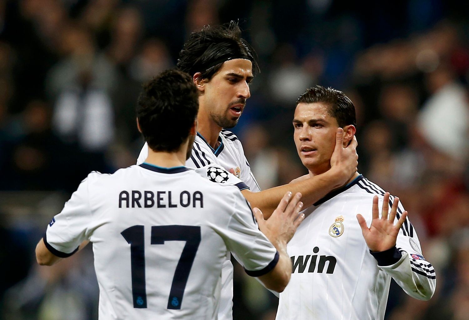 Liga mistrů: Real Madrid - Manchester United: Arbeloa (vlevo), Khedira a Cristiano Ronaldo