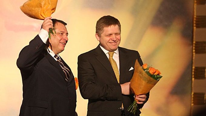 Fico je vítězný typ slovenské politiky. Paroubek by ho rád napodobil.