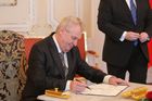 Zeman a předseda ČOV podepsali přihlášku do Soči