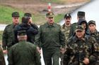 Běloruští vojáci mají radši Rusko než Lukašenka. Na Západ kašlou, říká analytik
