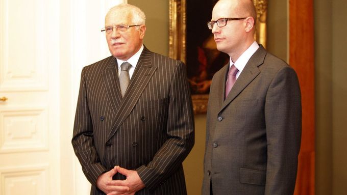 Václav Klaus a šéf ČSSD Bohuslav Sobotka.