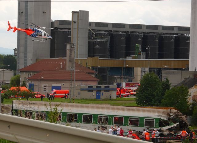 Vlak EuroCity narazil u Studénky do mostu