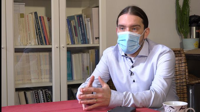 Život v pandemii - sociolog Martin Buchtík o přístupu Čechů k pandemii covidu-19