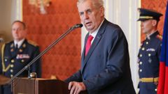 Prezident Miloš Zeman jmenoval náčelníka generálního štábu Aleše Opatu a odvolal Josefa Bečváře