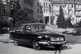 První sériový kus z konce roku 1956 dostal tehdejší prezident Antonín Zápotocký, produkce ve větších číslech začala v roce 1957.