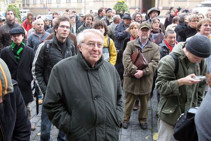 Demonstranti za Kaplického.