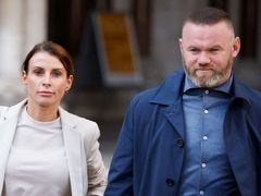 Coleen Rooneyvá se objevila u soudu i se svým manželem Waynem Rooneym