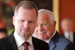 Ministr prodloužil akreditaci plzeňským právům o rok