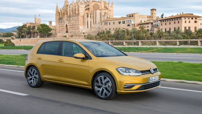 Volkswagen si v lednu udržel suverénně vedoucí pozici i podíl na trhu. Letos mu bude pomáhat modernizace Golfu.
