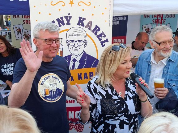 Karel Havlíček a Alena Schillerová (oba ANO) při předvolební akci v Brně, 2. srpna 2025.