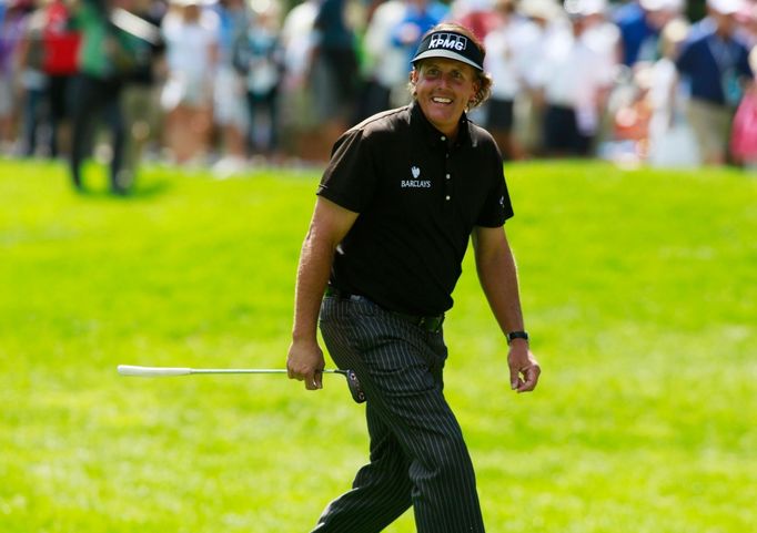 Americký golfista Phil Mickelson v prvním kole Mistrovského turnaje BMW 2012 v americkém Carmelu.