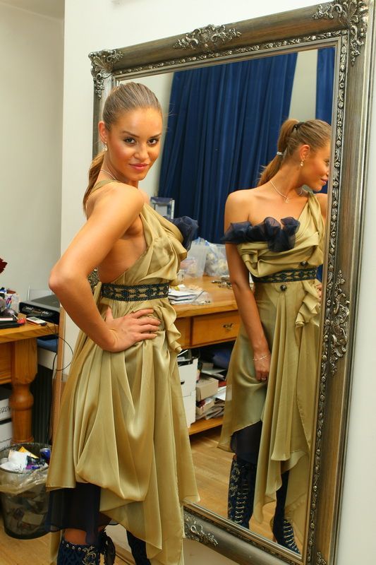 Zuzana Jandová v ateliéru Josefa Klíra