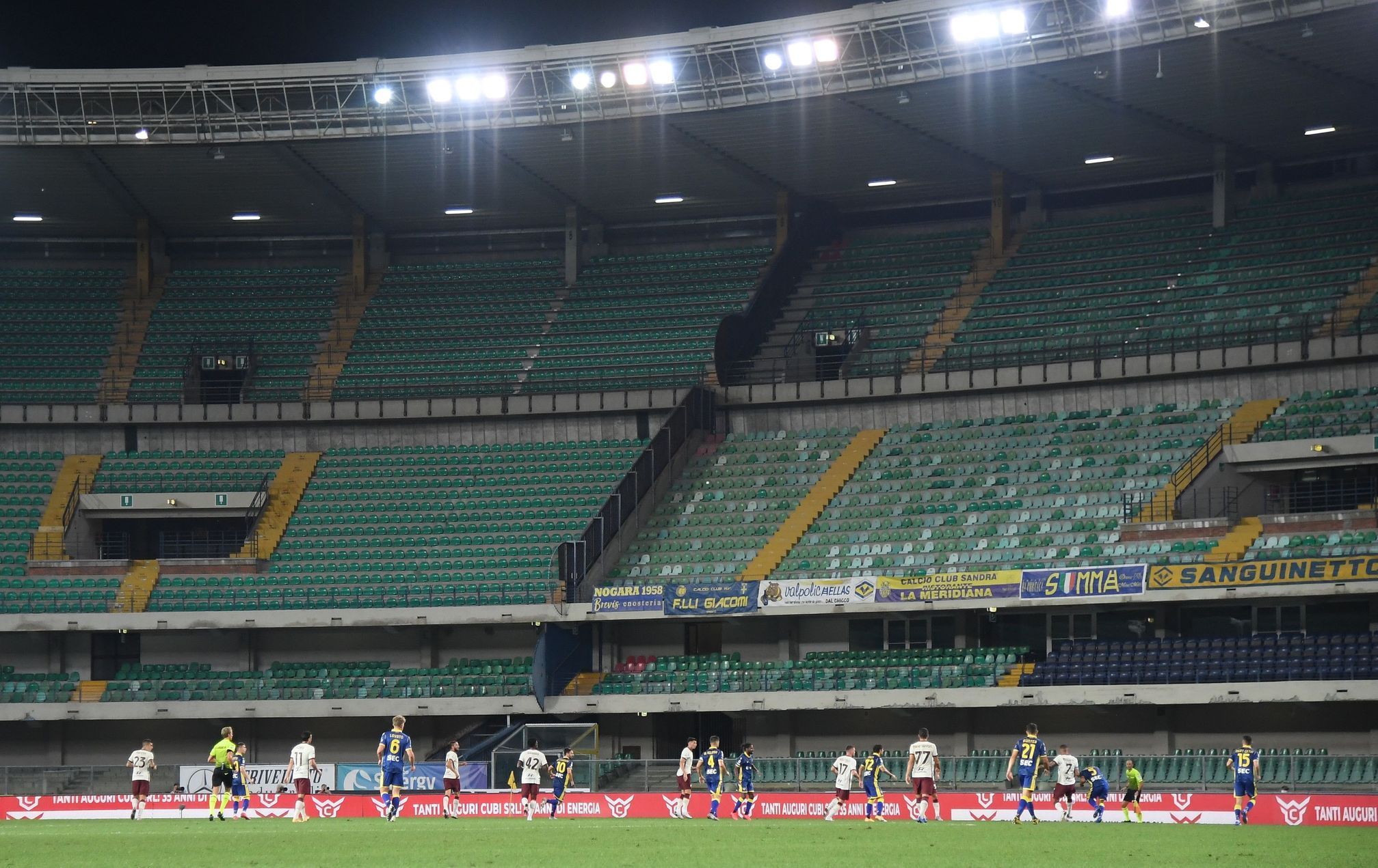 Stadio Marc'Antonio Bentegodi ve Veroně, domácí hřiště Helllasu Verona