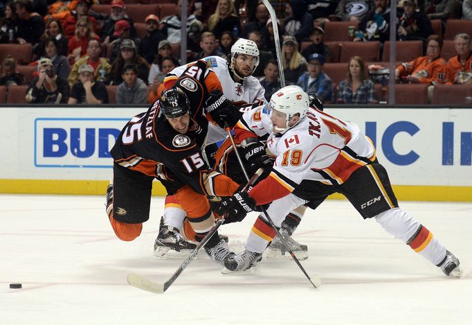 Michael Frolík, Matthew Tkachuk a Ryan Getzlaf