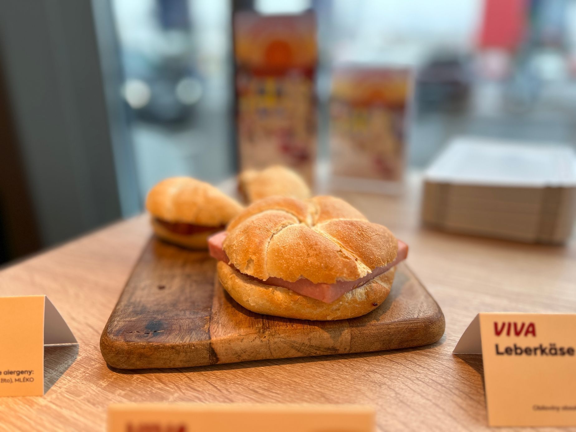čerpací stanice, občerstvení, párek v rohlíku, fast food