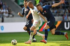 Živě: Slovensko - Česko 1:2. Češi díky gólům Krmenčíka a Schicka porazili Slovensko