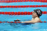 Spojené státy americké ale mají jeho zdatnou pokračovatelku. Plavkyně Katie Ledecká, jejíž dědeček utekl do Ameriky z Československa, už v 19 letech vylovila z bazénu čtyři zlaté a jednu stříbrnou medaili. S takovým tempem může Phelpse jednou napodobit.