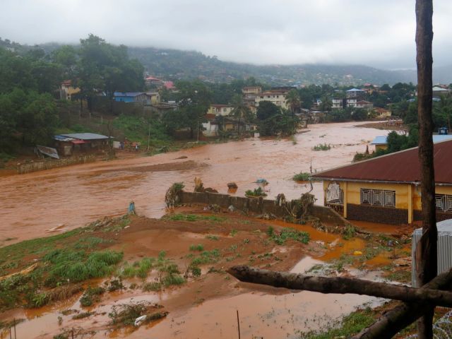 Sesuvy půdy ve Freetownu, Sierra Leone