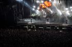 Recenze: Rammstein stále poroučejí ohni, ale přestává to stačit