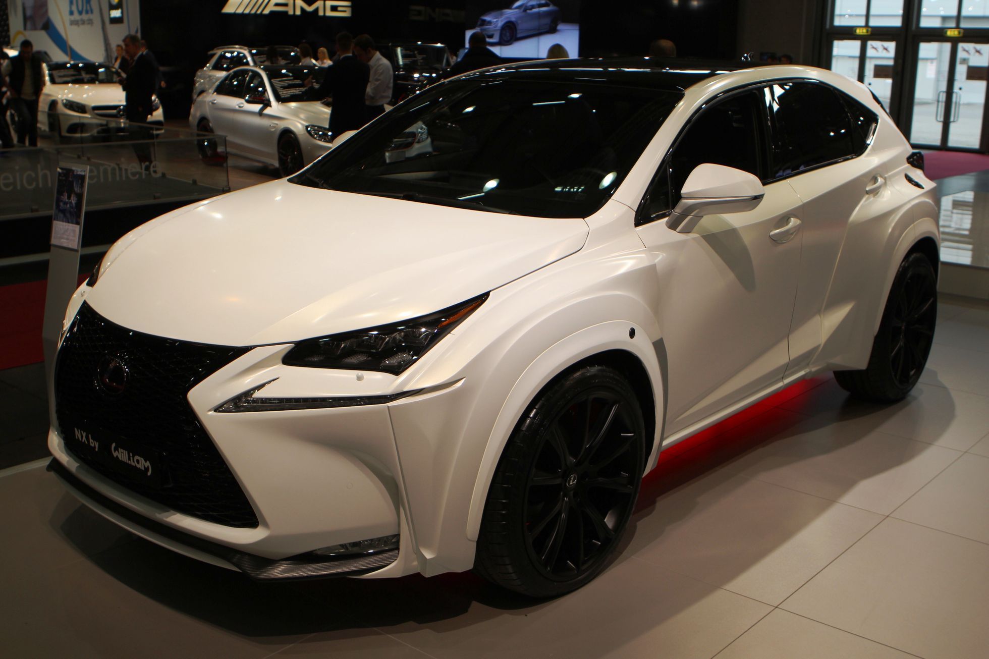 Autosalon Vídeň - Lexus NX