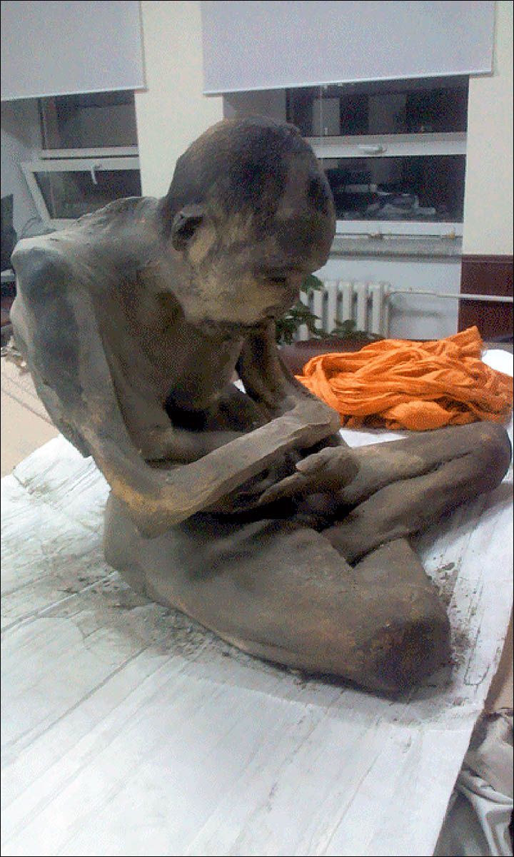 mumifikovaný mnich z Mongolska