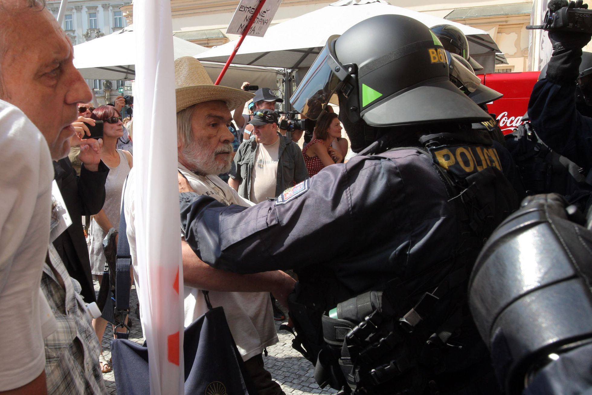 Demonstrace proti migraci