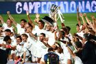 Real Madrid ovládl španělskou ligu, rozhodl Benzema a dál nahání Messiho