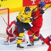 Carl Grundstrom a Tomáš Kundrátek v semifinále MS 2024 Česko - Švédsko