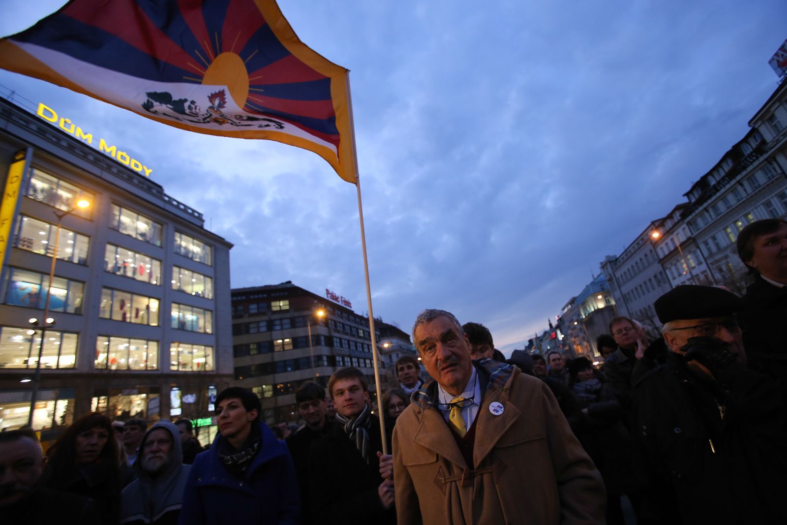Demonstrace proti Babišovi a oligarchům - Václavské náměstí