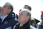 Po středečním neúspěchu byl údajně Putin velmi rozzlobený, a použil dokonce slovo "lajdáctví". Na opakovaný start ve Vostočném si počkal. Nálada pak byla samozřejmě mnohem lepší. "Chci vám poblahopřát. Máte na co být hrdí," prohlásil Putin.