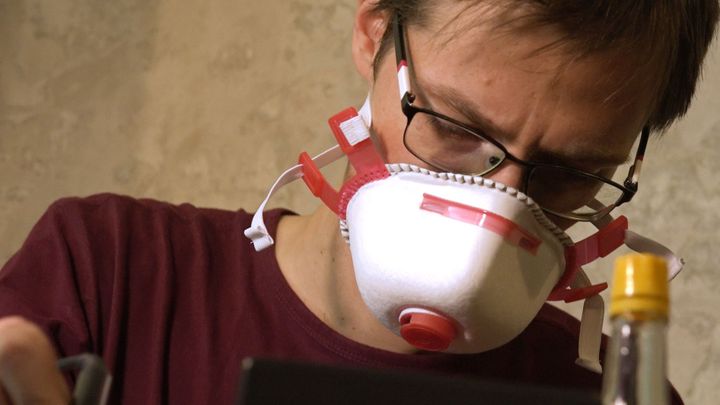 Největší šunt je levné kuchyňské elektro, říká opravář. Projekt je chce vrátit do hry