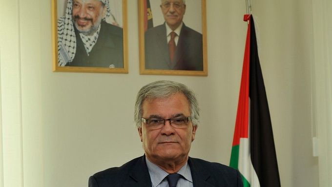 Palestinský velvyslanec v Praze Chálid al-Atraš.