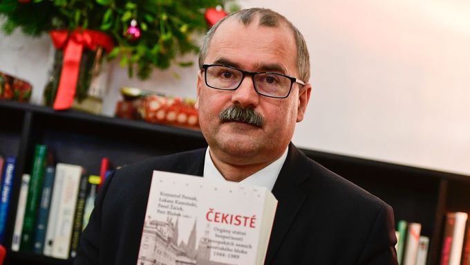 Na snímku je jeden z autorů knihy Pavel Žáček.