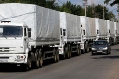 Rusko vypravilo na Ukrajinu stovku kamionů s pomocí