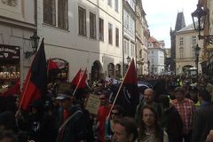 Na Pochod nespokojenosti v Plzni přijelo 200 anarchistů