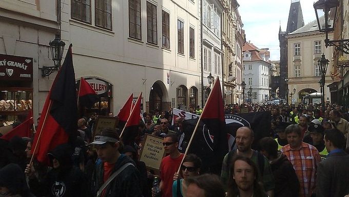 Pochod anarchistů v Praze 1. května