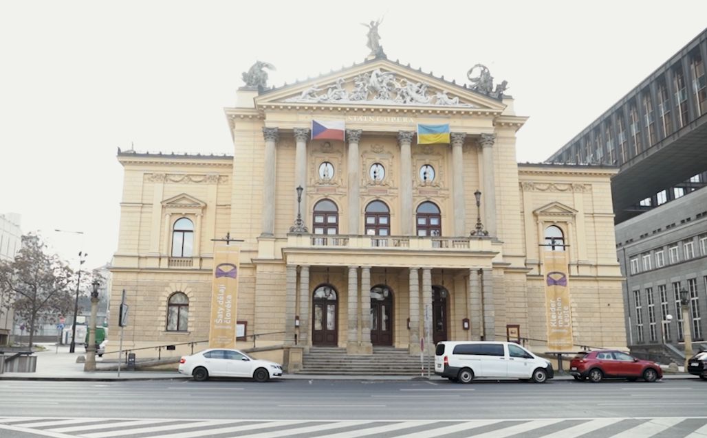 Budova, kterou "zabíjí" magistrála. Jde přitom o stavbu evropských parametrů - Aktuálně.cz