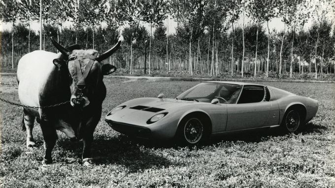 Lamborghini Miura, možná nejslavnější supersport značky vůbec.