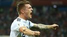 Toni Kroos slaví gól v zápase Německo - Švédsko na MS 2018