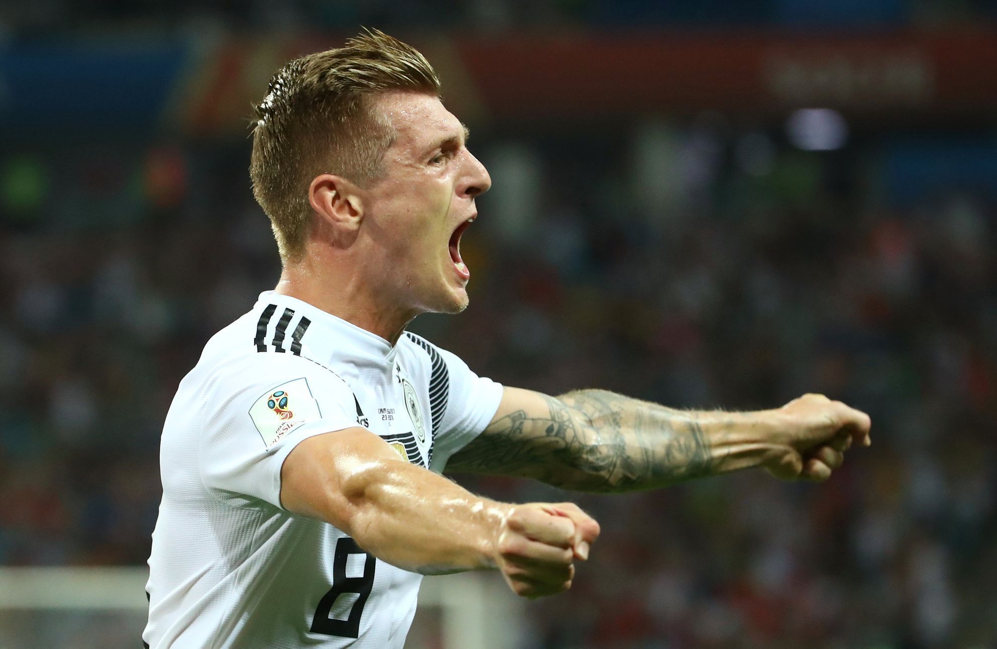 Toni Kroos slaví gól v zápase Německo - Švédsko na MS 2018