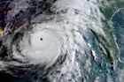 V neděli zasáhl americký stát Louisiana hurikán Ida o síle čtvrté kategorie, tedy druhé nejvyšší. Nad pevninou se v ní udržel asi šest hodin, což je podle americké stanice CNN relativně dlouho.