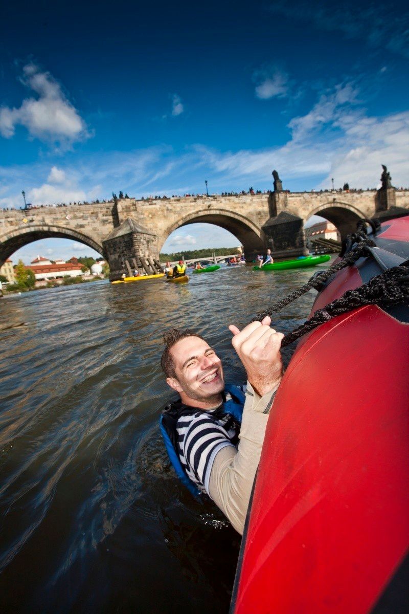 Vodáci - Praha - jezy - Vltava